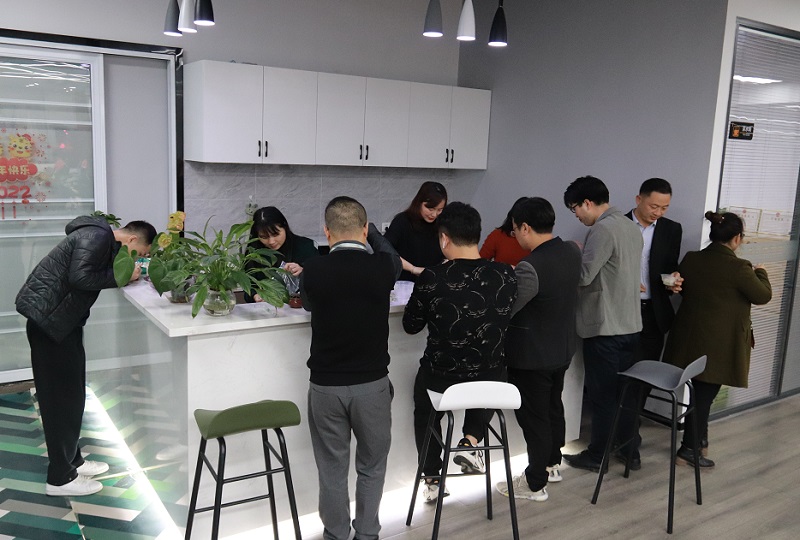 冬至湯圓餃子情，華邦瀛溫暖一家親
